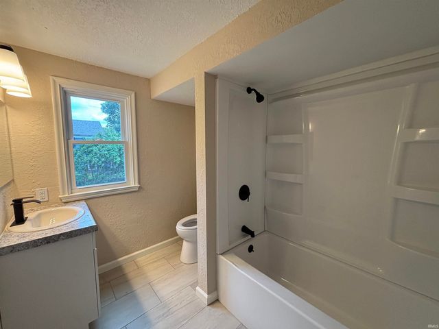 1141 Lexington Avenue, Fort Wayne, IN 46807