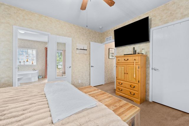 6005 E 7th Manor, Palatka, FL 32177