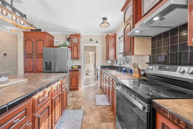 6005 E 7th Manor, Palatka, FL 32177