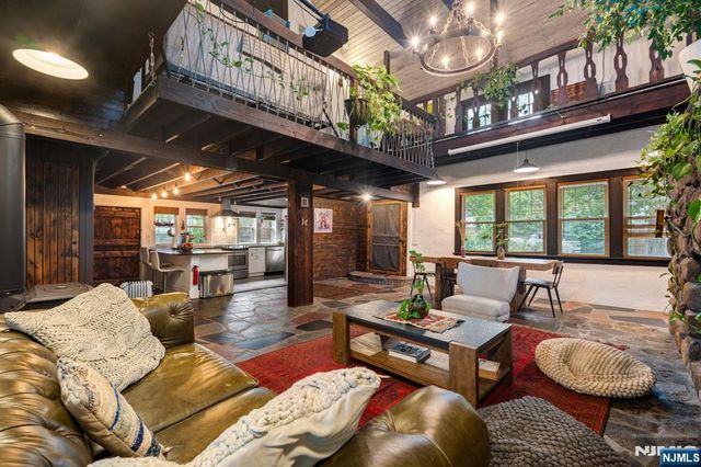 321 Glen Avenue, Ridgewood, NJ 07450