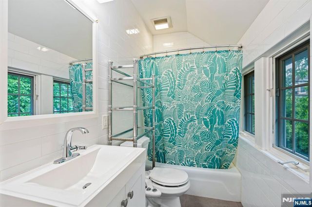 321 Glen Avenue, Ridgewood, NJ 07450
