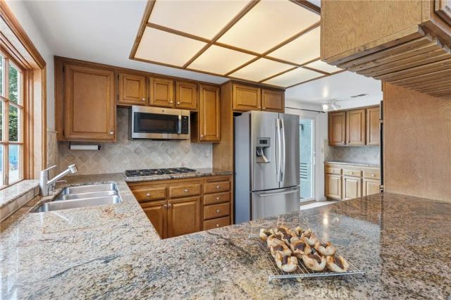 24736 Eilat Street, Woodland Hills, CA 91367