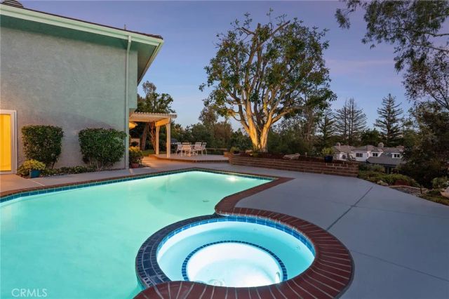 24736 Eilat Street, Woodland Hills, CA 91367