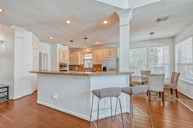 26 Pomerelle Place, The Woodlands, TX 77382