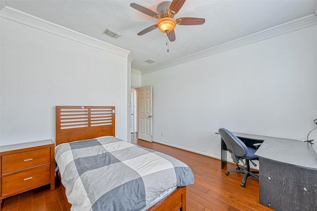 26 Pomerelle Place, The Woodlands, TX 77382