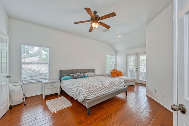 26 Pomerelle Place, The Woodlands, TX 77382