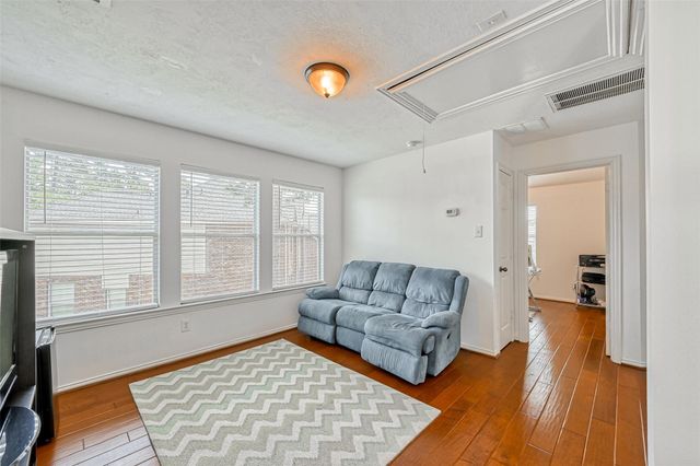 26 Pomerelle Place, The Woodlands, TX 77382