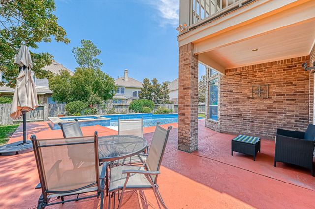 26 Pomerelle Place, The Woodlands, TX 77382