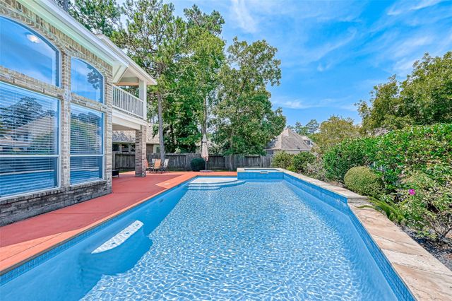 26 Pomerelle Place, The Woodlands, TX 77382