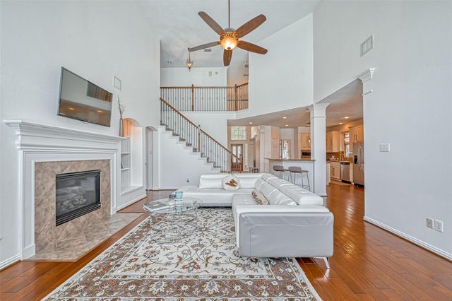26 Pomerelle Place, The Woodlands, TX 77382