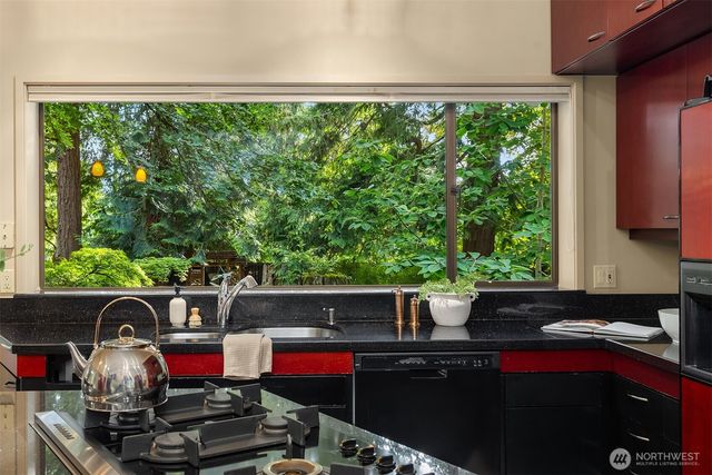 1919 SW 170th Street, Normandy Park, WA 98166