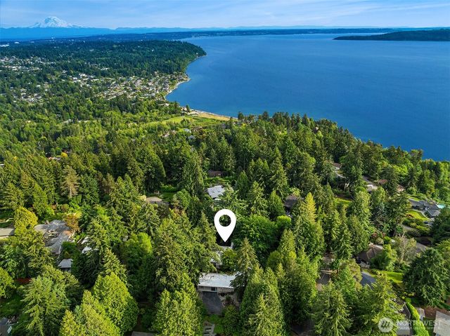 1919 SW 170th Street, Normandy Park, WA 98166