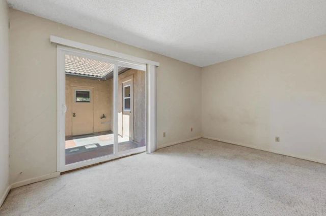 2041 Avenue Of The Trees, Carlsbad, CA 92008