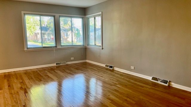 846 S Hawthorne Street, Elmhurst, IL 60126