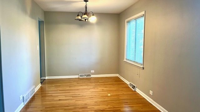 846 S Hawthorne Street, Elmhurst, IL 60126