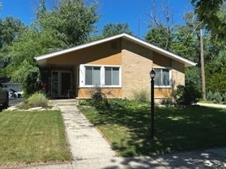 846 S Hawthorne Street, Elmhurst, IL 60126