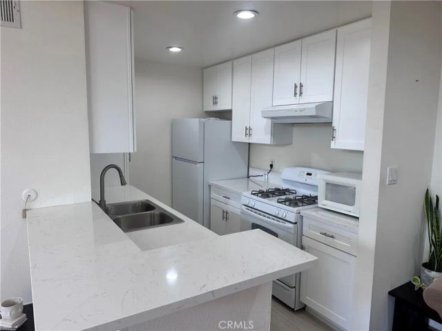 5700 Etiwanda 264, Tarzana, CA 91356