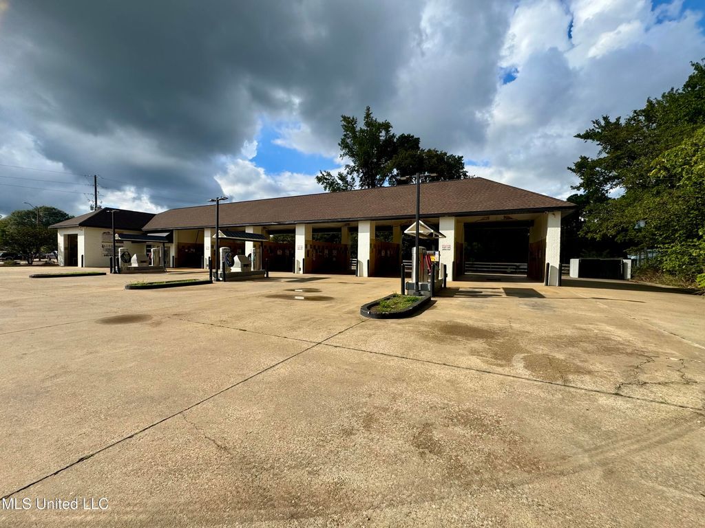 2934 S Hwy 51, Hernando, MS 38632 — exterior
