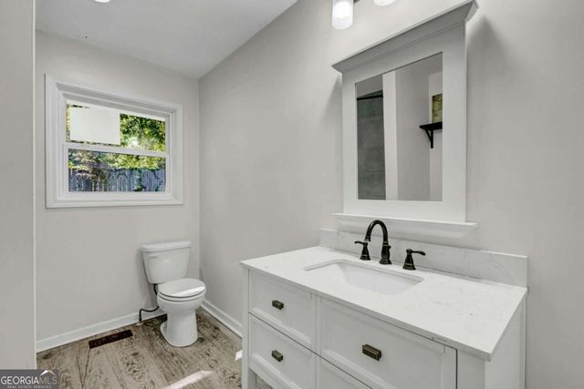 740 Tara Circle, Atlanta, GA 30354