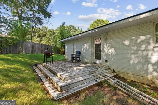 740 Tara Circle, Atlanta, GA 30354