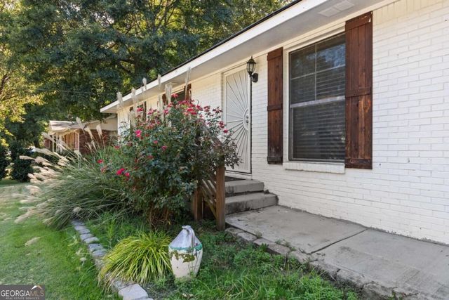 740 Tara Circle, Atlanta, GA 30354