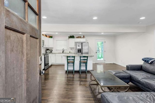 740 Tara Circle, Atlanta, GA 30354