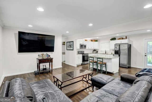 740 Tara Circle, Atlanta, GA 30354