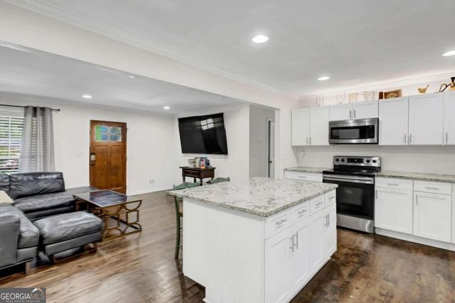 740 Tara Circle, Atlanta, GA 30354