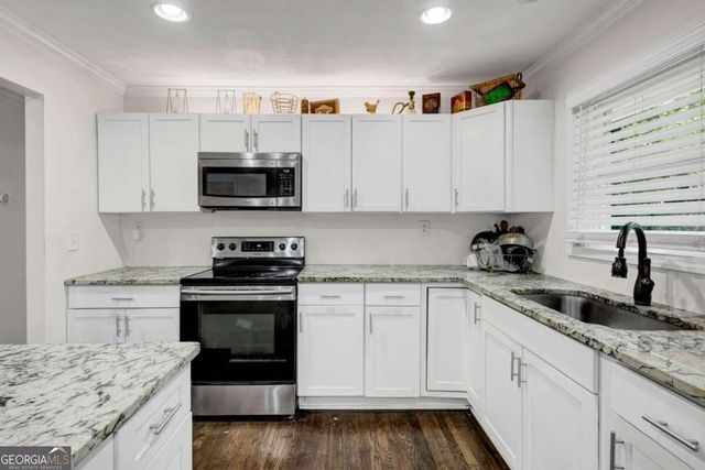 740 Tara Circle, Atlanta, GA 30354