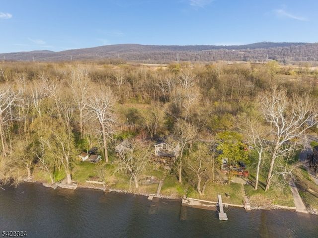 9 Riveredge Ln, Harmony Twp., NJ 08865