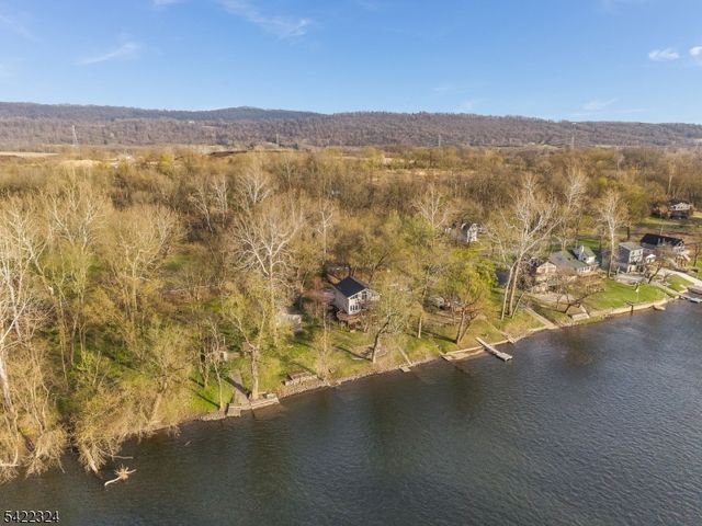 9 Riveredge Ln, Harmony Twp., NJ 08865