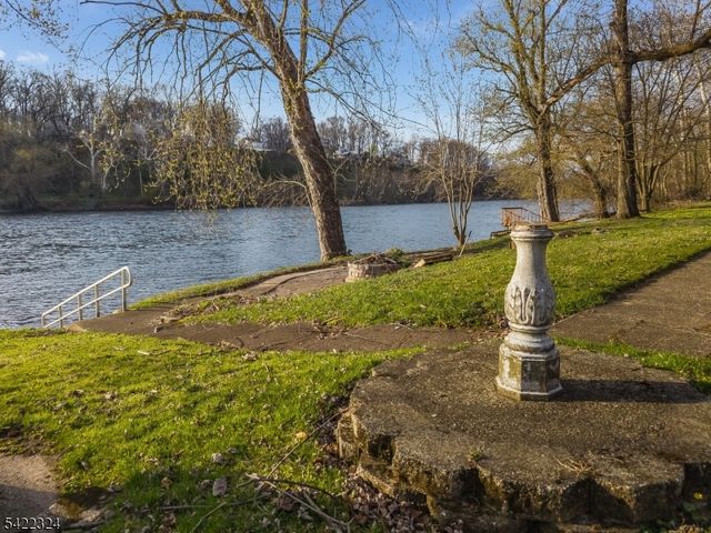 9 Riveredge Ln, Harmony Twp., NJ 08865