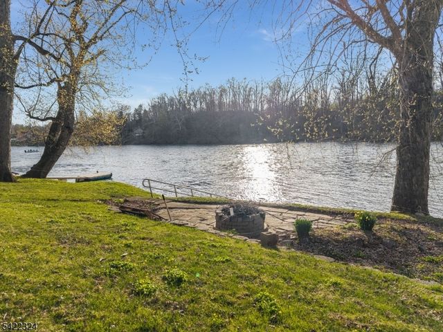 9 Riveredge Ln, Harmony Twp., NJ 08865