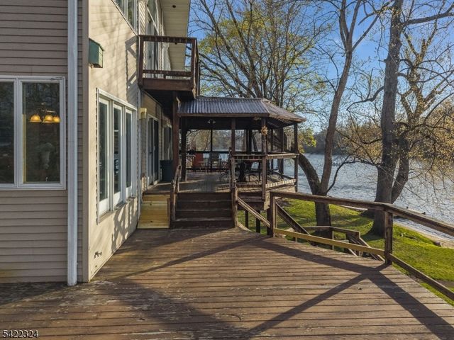 9 Riveredge Ln, Harmony Twp., NJ 08865