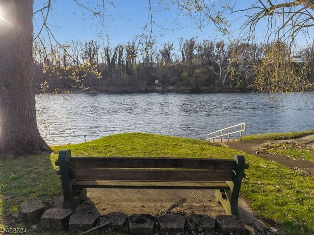9 Riveredge Ln, Harmony Twp., NJ 08865