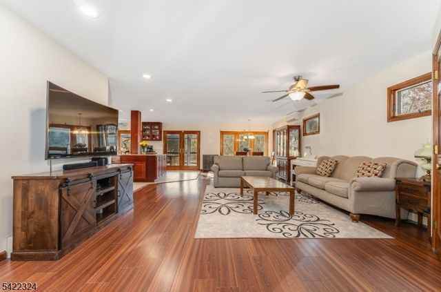 9 Riveredge Ln, Harmony Twp., NJ 08865