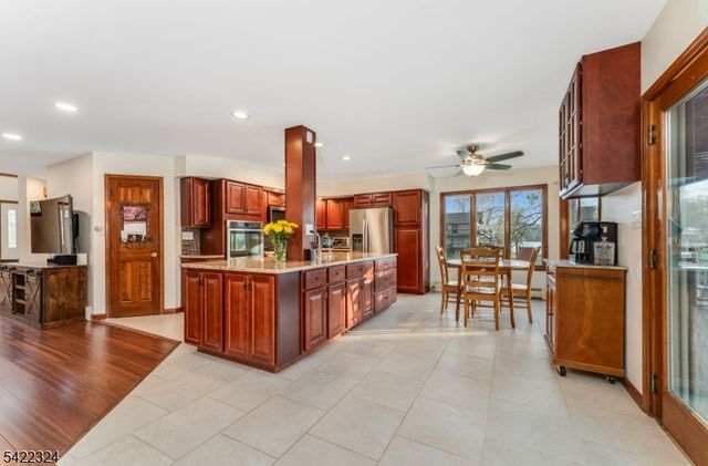 9 Riveredge Ln, Harmony Twp., NJ 08865