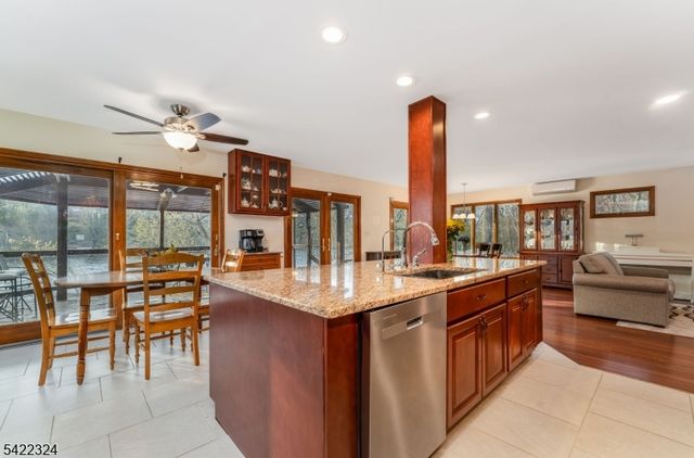 9 Riveredge Ln, Harmony Twp., NJ 08865