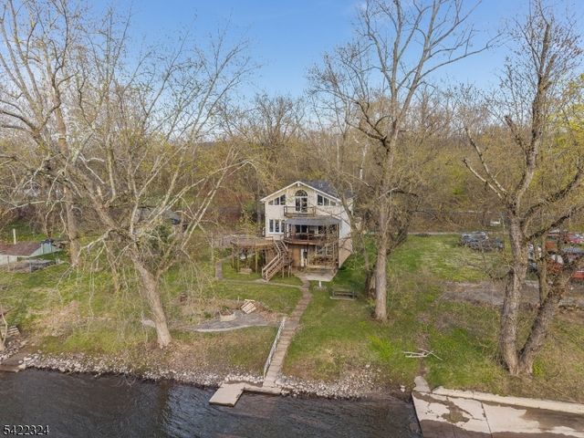 9 Riveredge Ln, Harmony Twp., NJ 08865