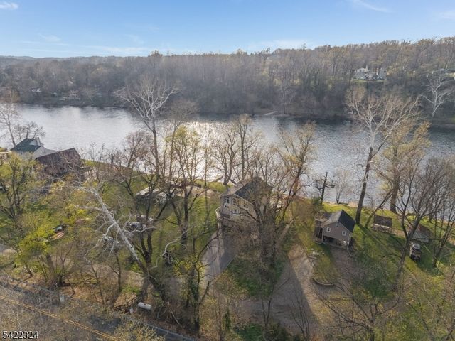 9 Riveredge Ln, Harmony Twp., NJ 08865