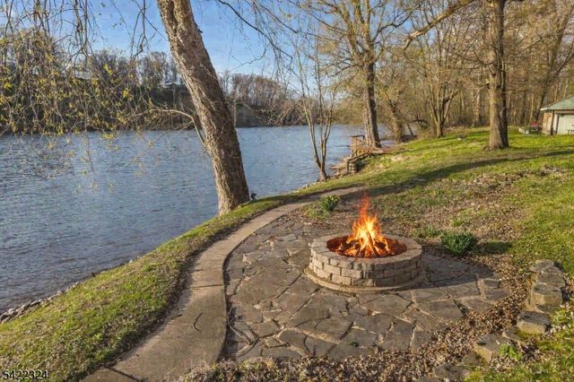 9 Riveredge Ln, Harmony Twp., NJ 08865