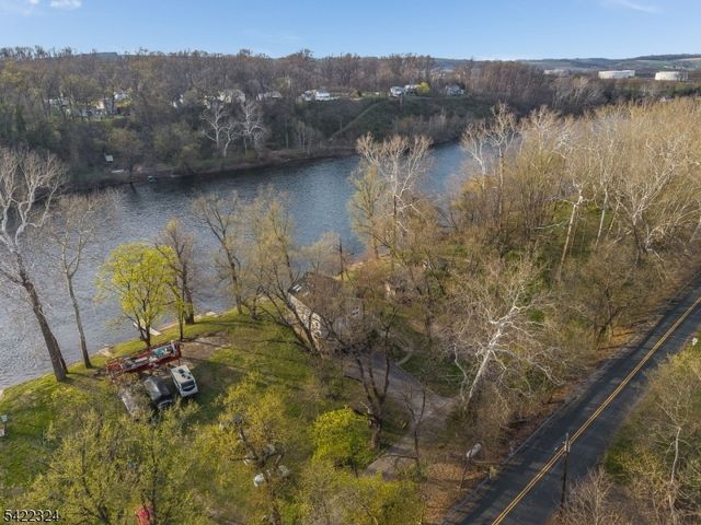 9 Riveredge Ln, Harmony Twp., NJ 08865