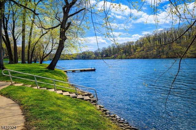 9 Riveredge Ln, Harmony Twp., NJ 08865