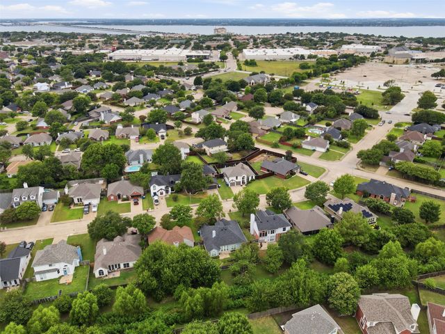 140 Woodcreek Drive, Rockwall, TX 75032