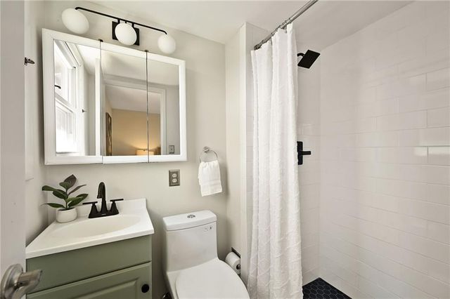 5831 W 87th Terrace, Overland Park, KS 66207