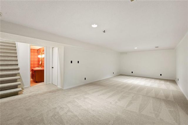 5831 W 87th Terrace, Overland Park, KS 66207