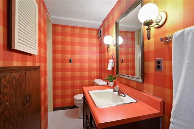 5831 W 87th Terrace, Overland Park, KS 66207