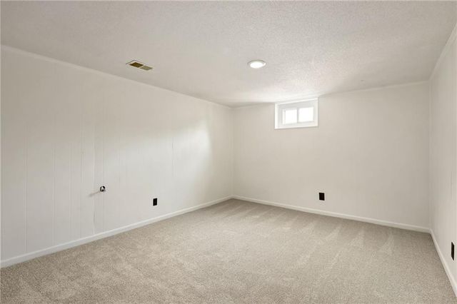 5831 W 87th Terrace, Overland Park, KS 66207