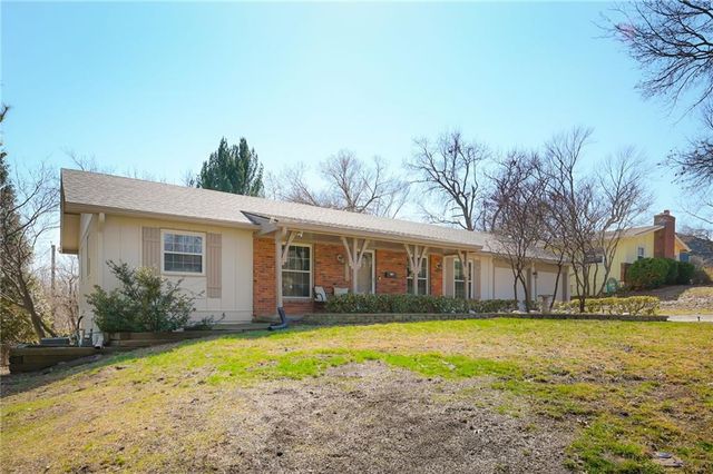 5831 W 87th Terrace, Overland Park, KS 66207