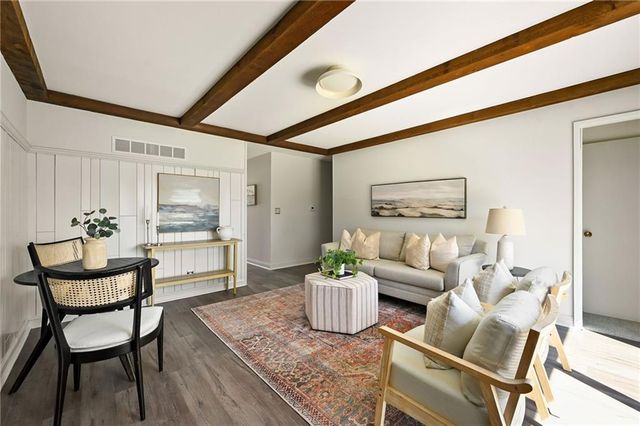 5831 W 87th Terrace, Overland Park, KS 66207